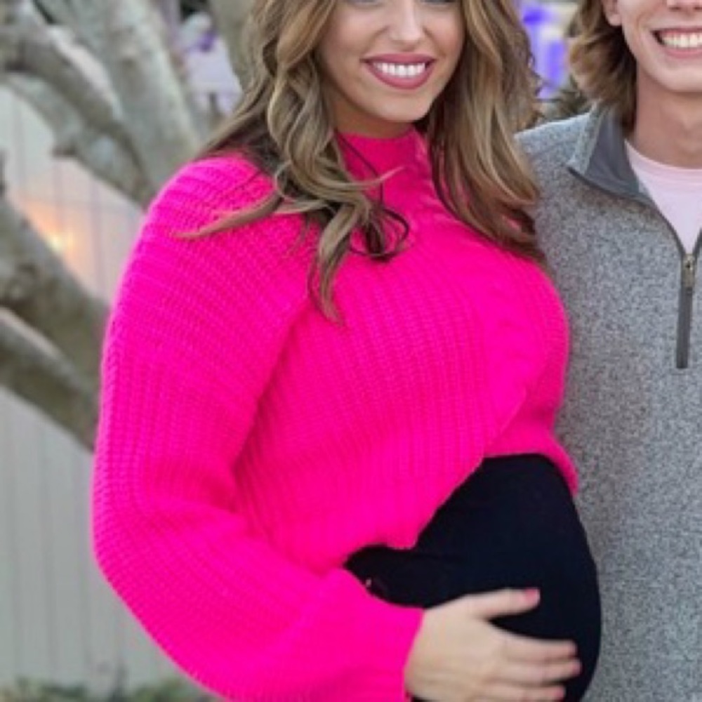 HOTTTT pink cropped sweater